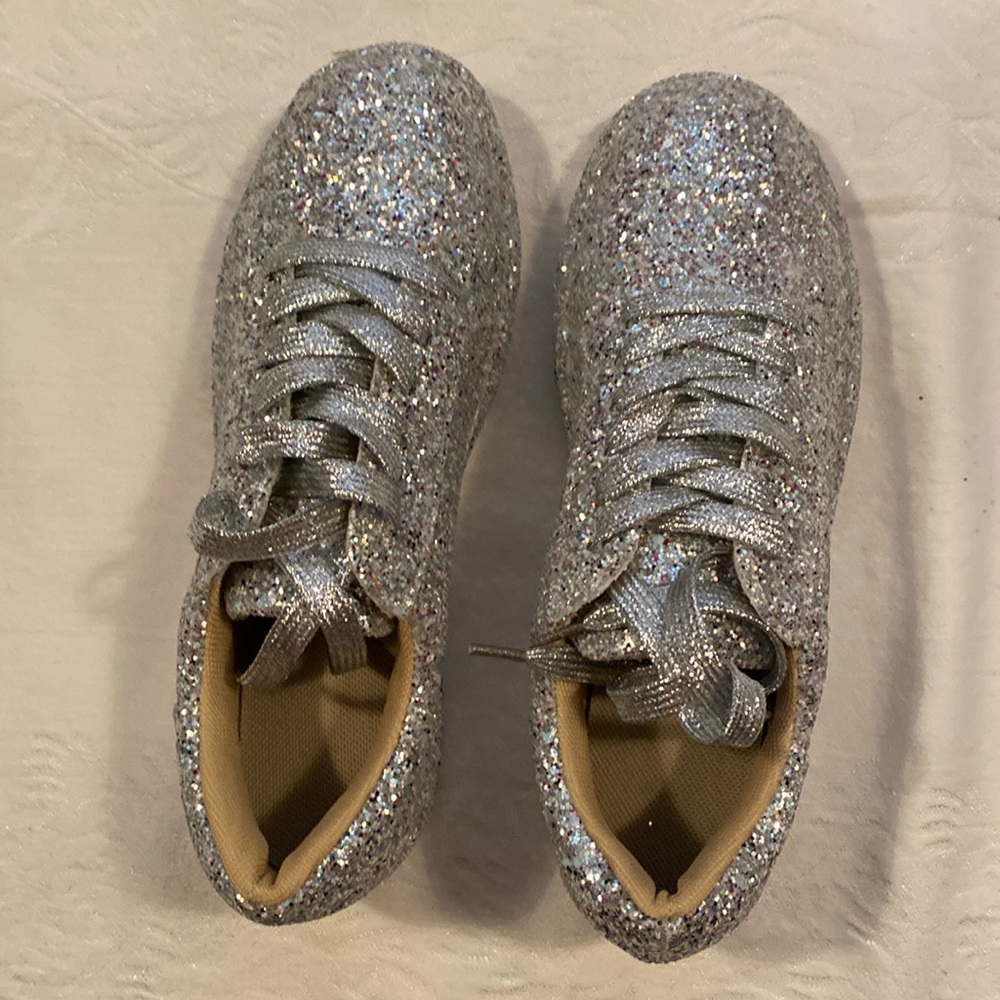 Size 39 silver glitter sneakers